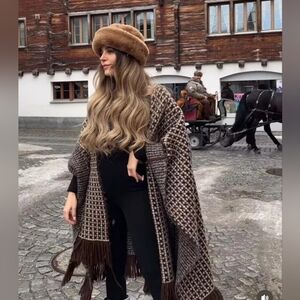 NWOT! ZARA Fringed knit Jacquard cape ( one size fits all)